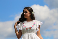 Vyšívané šaty Na čistine