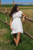 Vyšívané šaty Vietor vo vlasoch