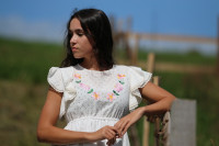 Vyšívané šaty Vietor vo vlasoch