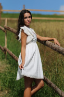 Vyšívané šaty Vietor vo vlasoch