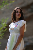 Vyšívané šaty Zaliata slnkom