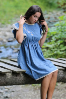 Vyšívané šaty Šumenie mora