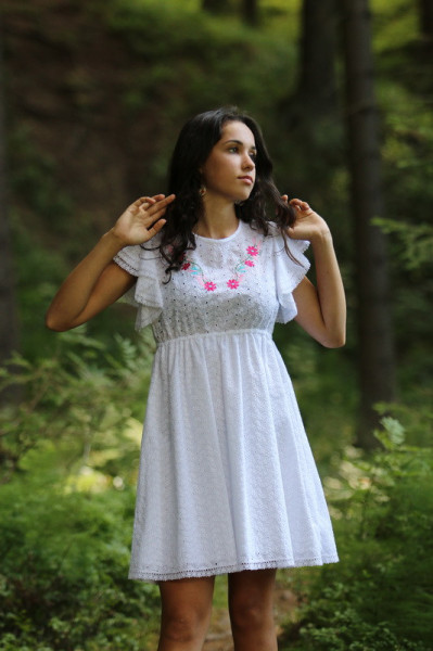 Vyšívané šaty Lesná víla