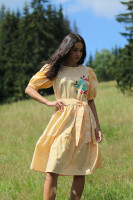 Vyšívané šaty Citronáda
