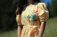 Vyšívané šaty Citronáda