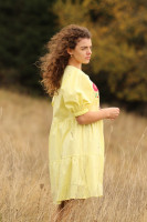 Vyšívané šaty Šum vetra