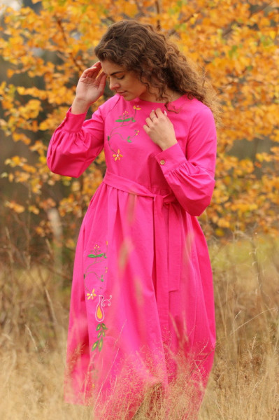 Vyšívané bavlnené midi šaty...