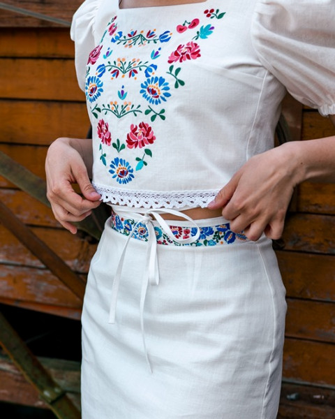 Ľanová vyšívaná sukňa...