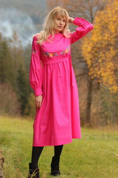 Vyšívané bavlnené midi šaty...