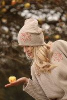 Dámska vyšívaná čiapka