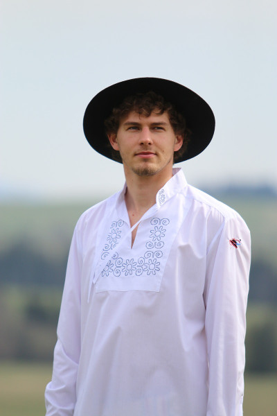 Ľudová vyšívaná bavlnená...