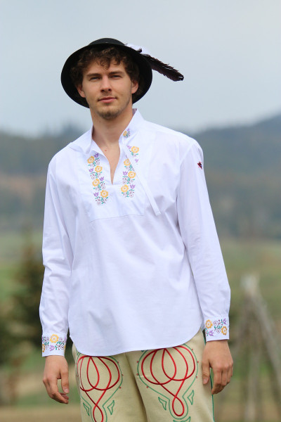 Ľudová vyšívaná bavlnená...