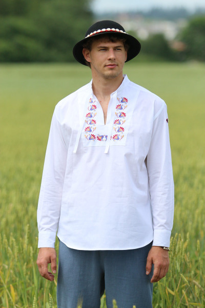 Ľudová bavlnená vyšívaná...