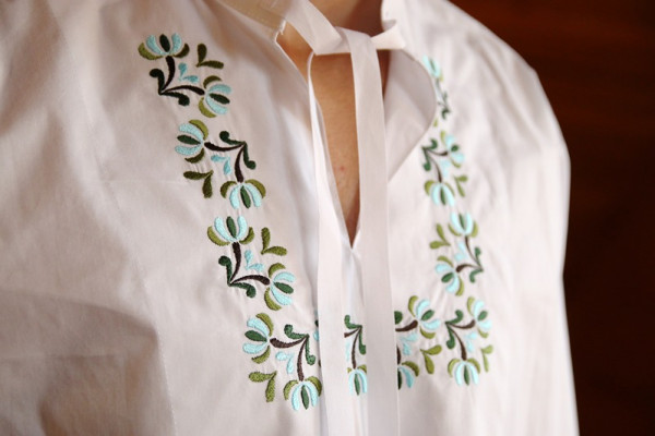 Ľudová bavlnená vyšívaná...