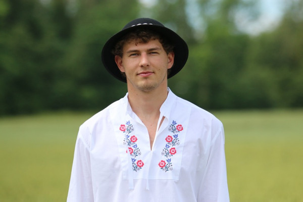 Ľudová bavlnená vyšívaná...